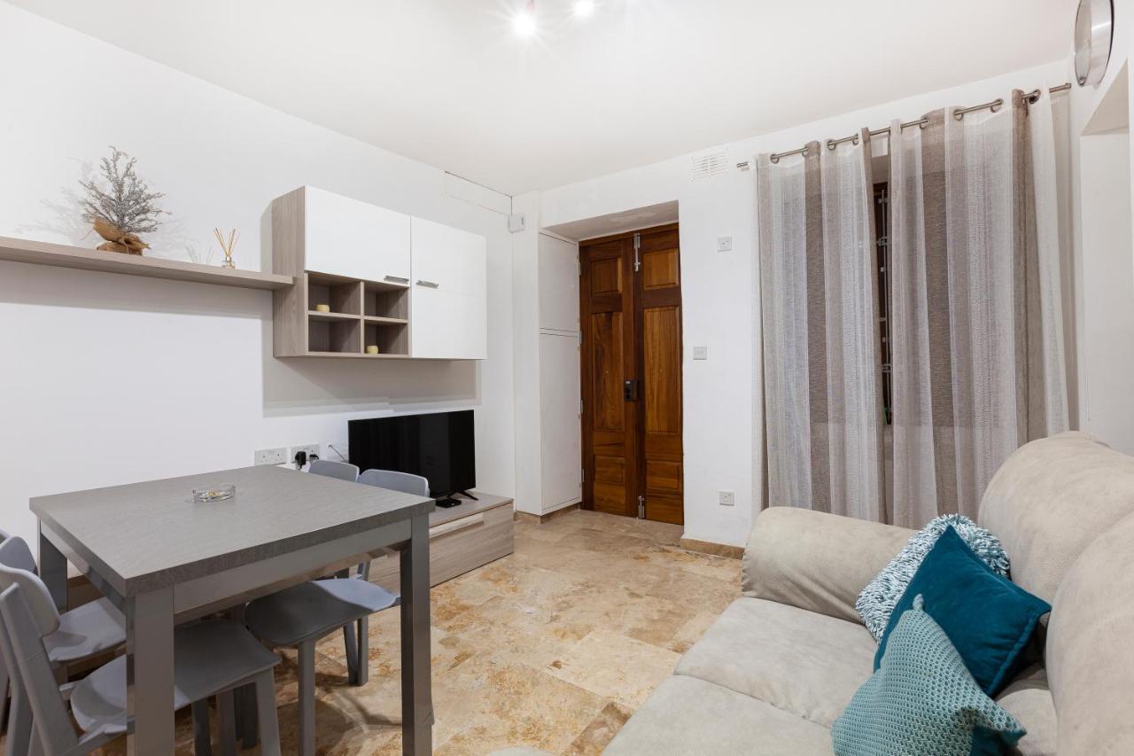 Designer Home With Comfy Sofa In Central Valletta By 360 Estates 外观 照片